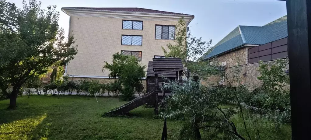 Дом в Дагестан, Махачкала ул. Доргелинская, 18 (500 м) - Фото 0