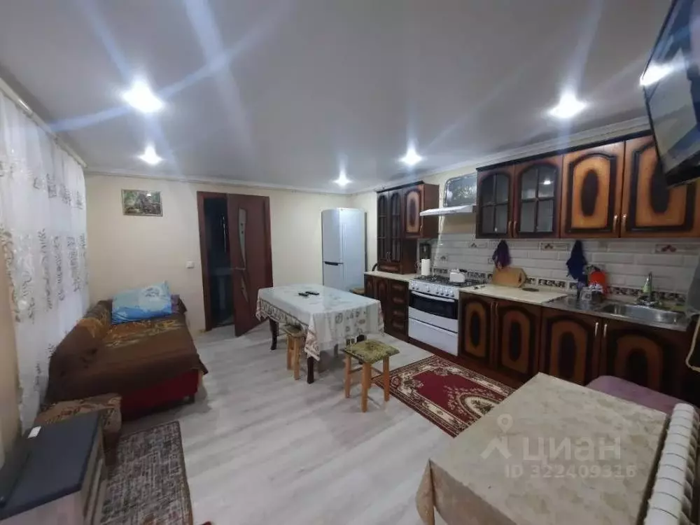 Дом в Ставропольский край, Кисловодск ул. Калинина (40 м) - Фото 0