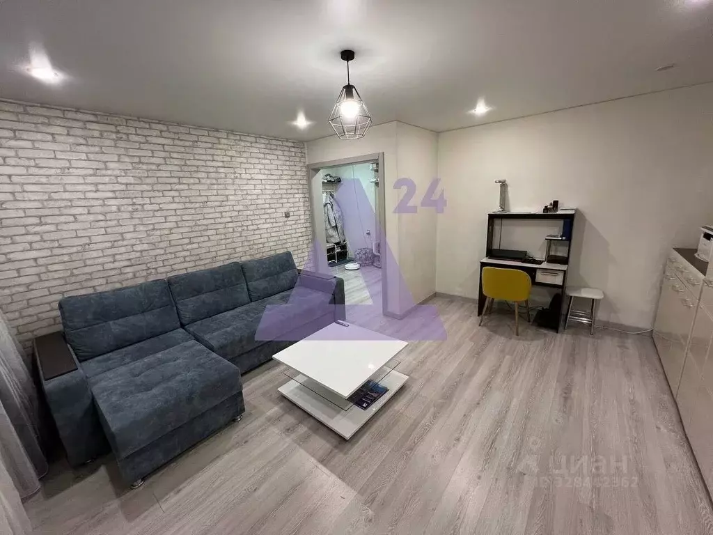 3-к кв. Алтай, Горно-Алтайск ул. Гастелло, 2 (71.8 м) - Фото 1