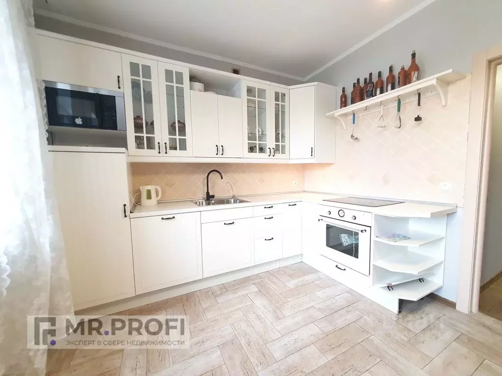 3-к кв. Омская область, Омск Пригородная ул., 5 (89.8 м) - Фото 1