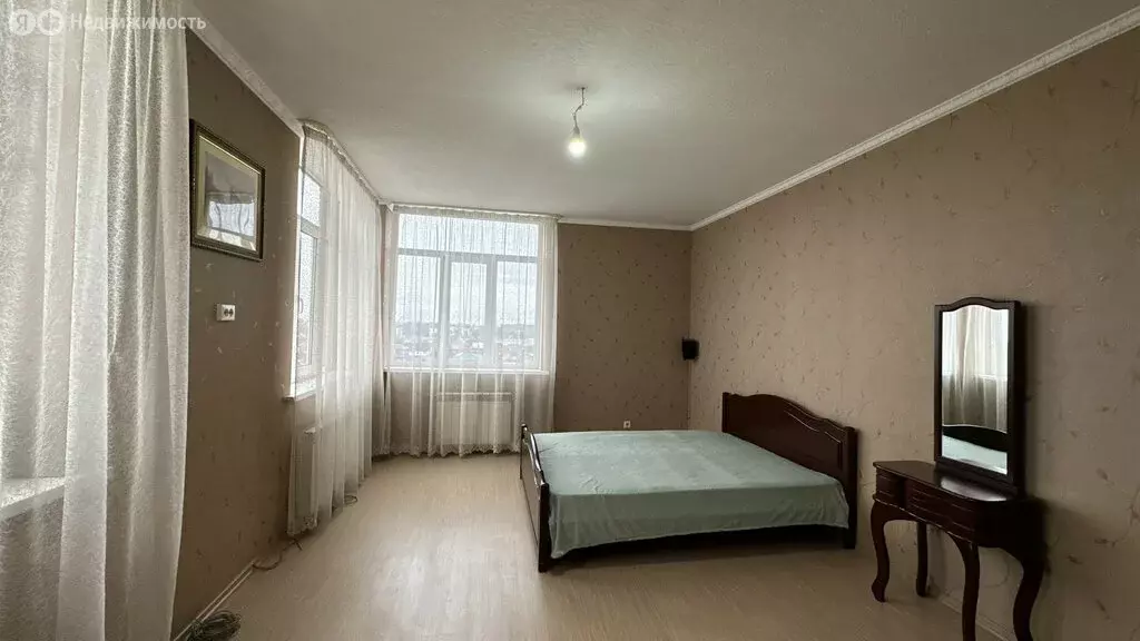 3-комнатная квартира: Батайск, улица Комарова, 131А (86.5 м) - Фото 1