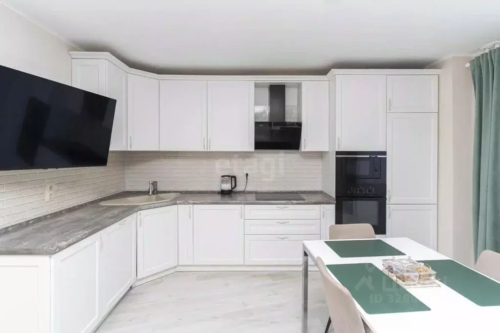 2-к кв. Тюменская область, Тюмень Широтная ул., 189к1 (79.0 м) - Фото 1