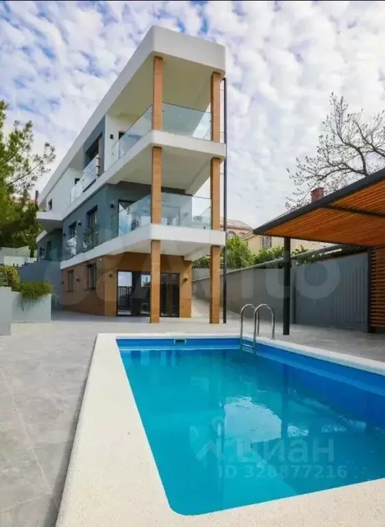 Дом в Краснодарский край, Геленджик Советская ул., 108 (267 м) - Фото 1