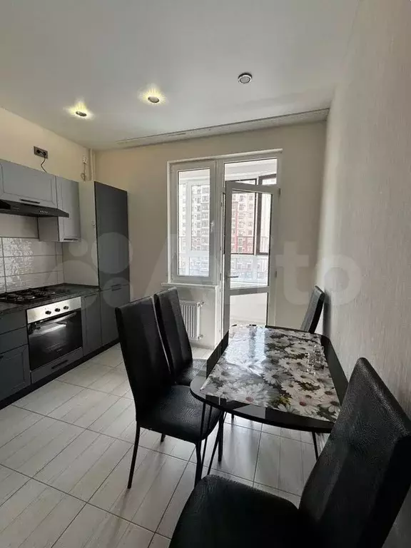 1-к. квартира, 40 м, 4/9 эт. - Фото 1