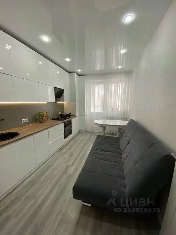 2-к кв. Чувашия, Чебоксары просп. Чебоксарский, 7 (58.0 м) - Фото 0