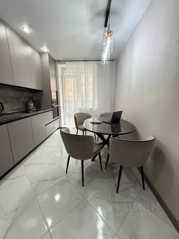 2-к кв. Омская область, Омск ул. 1-ой Красной Звезды, 79 (70.3 м) - Фото 1