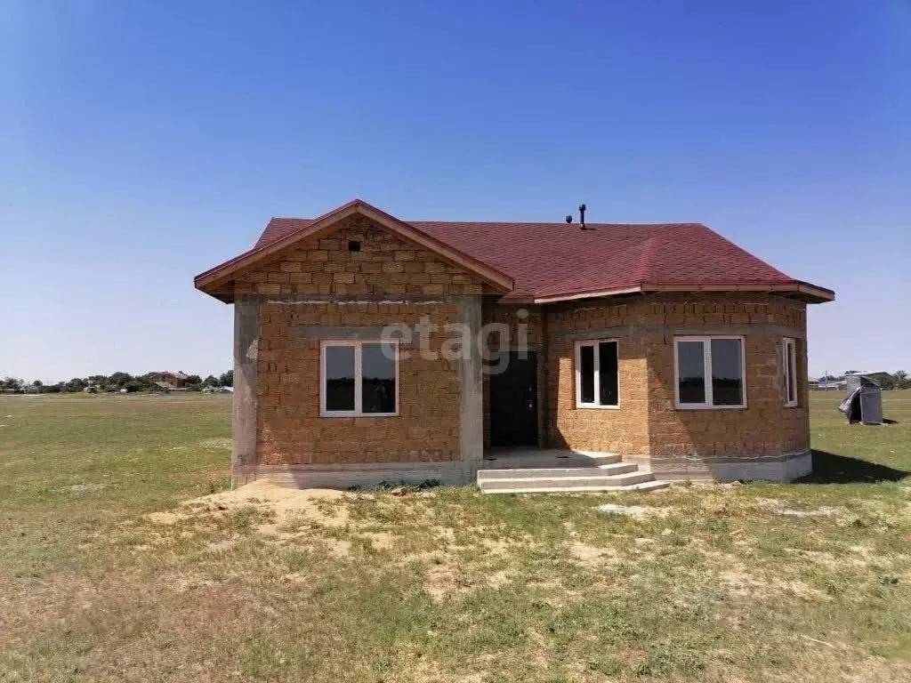 Дом в Крым, Красногвардейский район, с. Ленинское ул. Молодежная, 46 ... - Фото 1