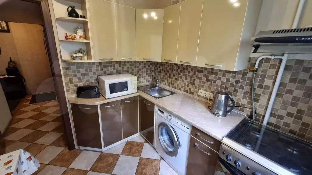 3-к. квартира, 60 м, 6/9 эт. - Фото 1