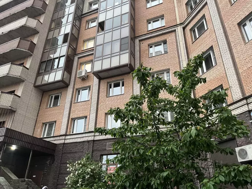 2-к кв. Санкт-Петербург ул. Есенина, 1к1 (65.0 м) - Фото 0