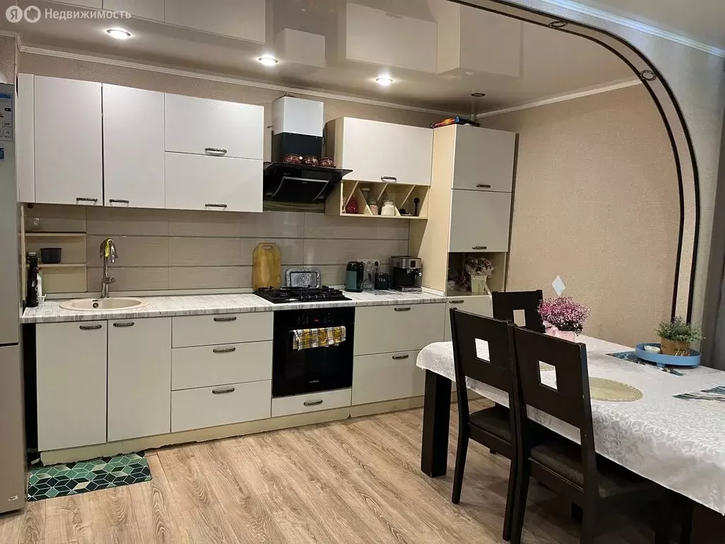 3-комнатная квартира: Энгельс, Саратовская улица, 57 (58.1 м) - Фото 0