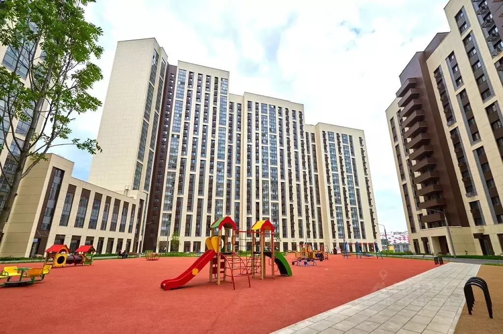 3-к кв. Москва ул. Николая Озерова, 2к1 (74.4 м) - Фото 0