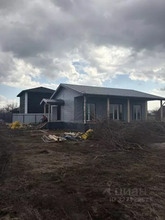 Дом в Красноярский край, Красноярск городской округ, пос. Минино  (80 ... - Фото 1
