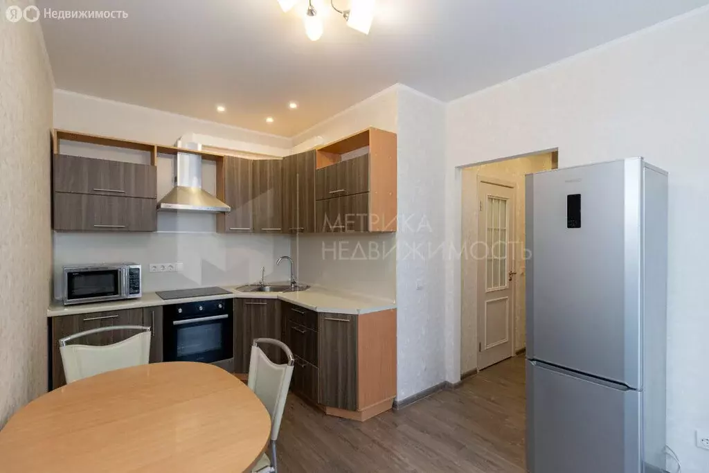 1-комнатная квартира: Тюмень, улица Федюнинского, 30 (45 м) - Фото 1