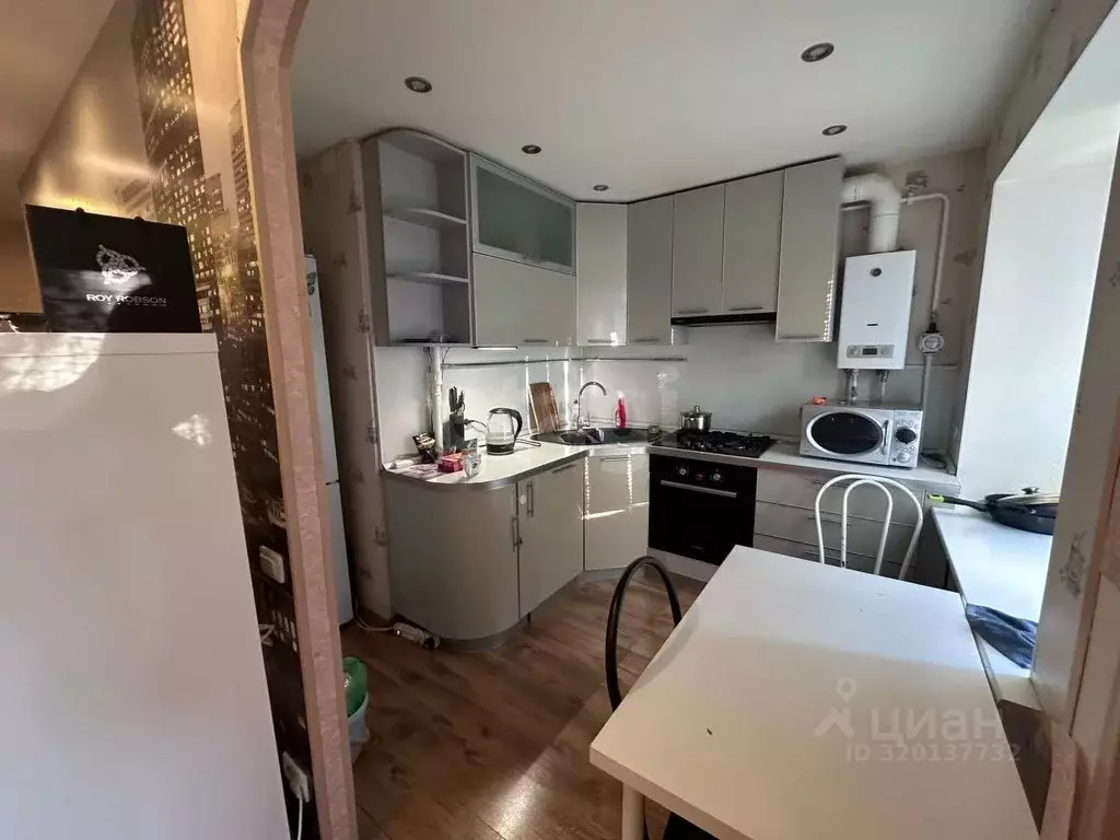 2-к кв. Коми, Ухта Первомайская ул., 5А (42.9 м) - Фото 0