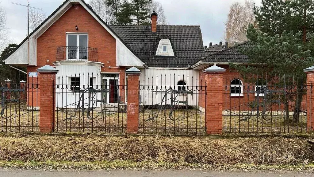 Дом в Санкт-Петербург, Санкт-Петербург, Пушкин Средняя ул., 18 (500 м) - Фото 1