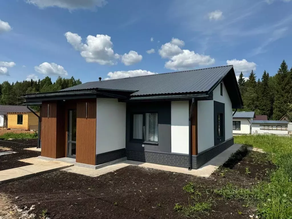 Дом в Кировская область, Слободской район, Бобинское с/пос, д. Большие ... - Фото 1