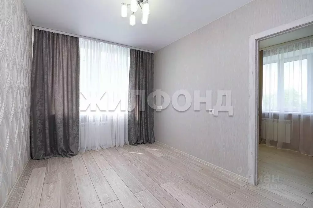2-к кв. Новосибирская область, Новосибирск ул. Бурденко, 11 (30.7 м) - Фото 0