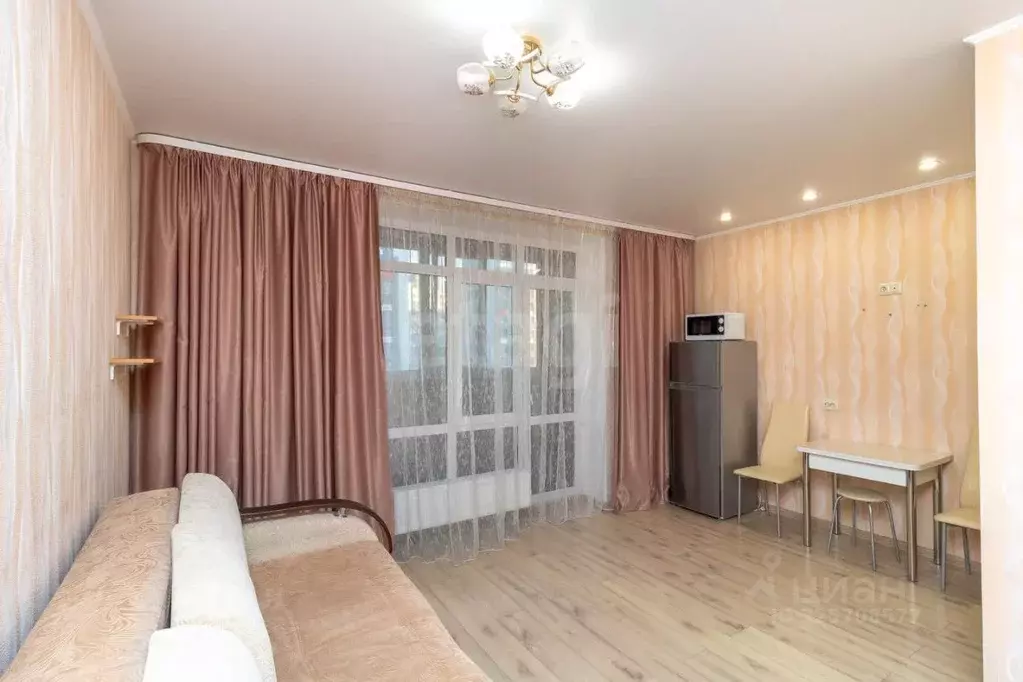 Студия Тюменская область, Тюмень ул. Тимофея Чаркова, 81к1 (28.6 м) - Фото 1