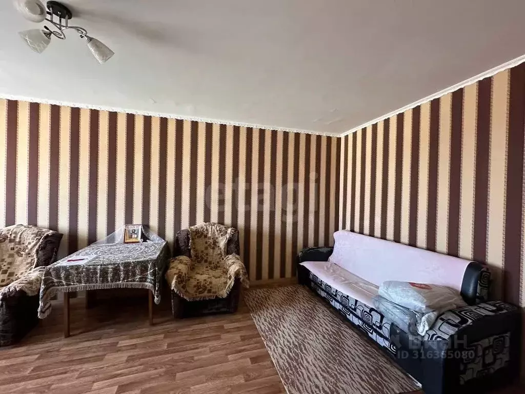 1-к кв. Брянская область, Почеп Злынковская ул., 2 (37.5 м) - Фото 1