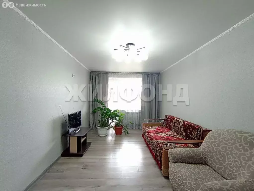 3-комнатная квартира: Абакан, Хакасская улица, 32 (63.5 м) - Фото 1