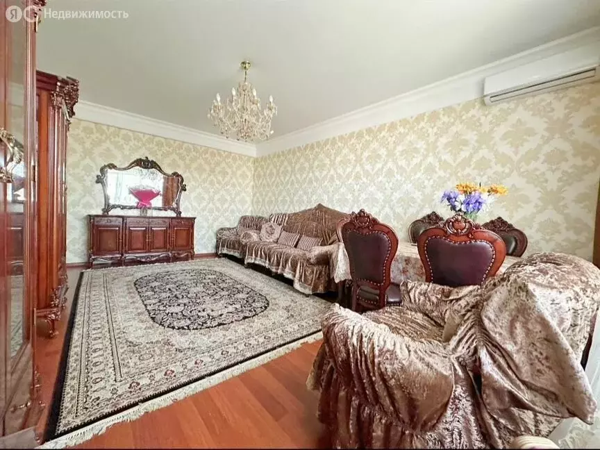 2-комнатная квартира: Махачкала, улица Гаджи Алибегова, 78 (79 м) - Фото 0