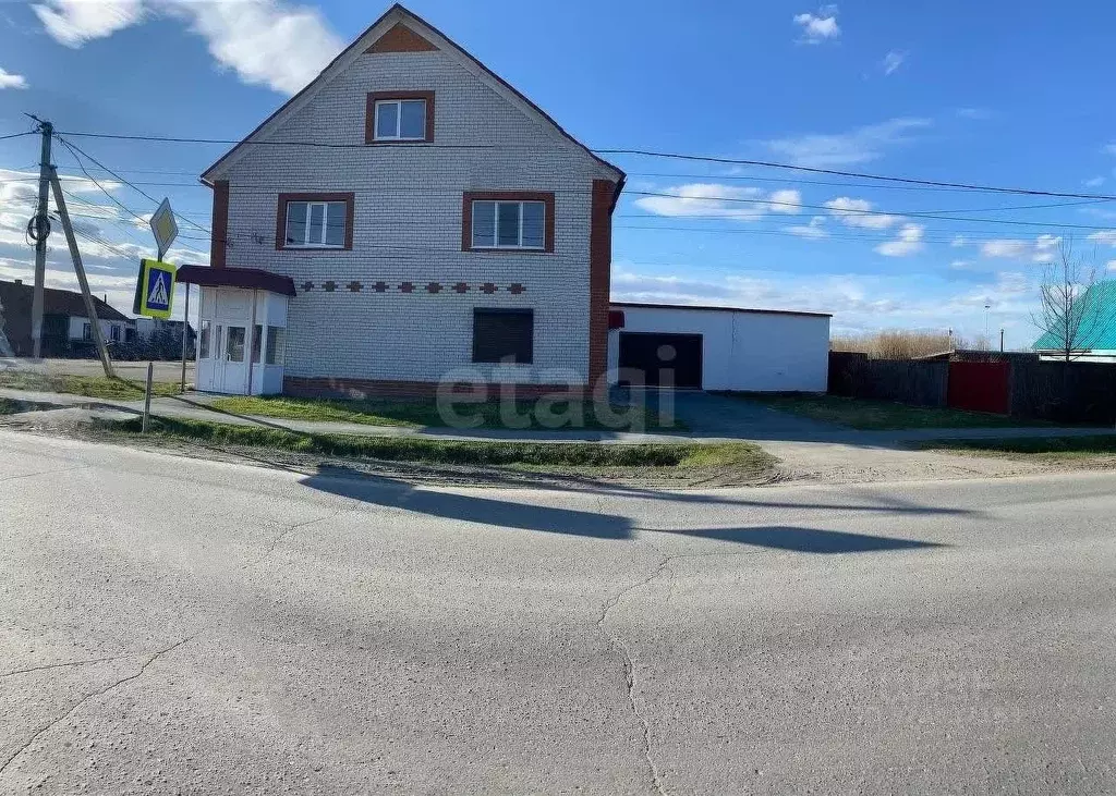 Дом в Тюменская область, с. Нижняя Тавда ул. Фрунзе (350 м) - Фото 1