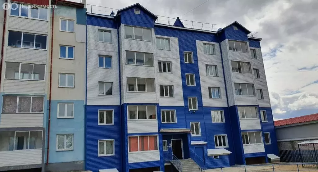 3-комнатная квартира: Тында, Октябрьская улица, 22Б (70.8 м) - Фото 0