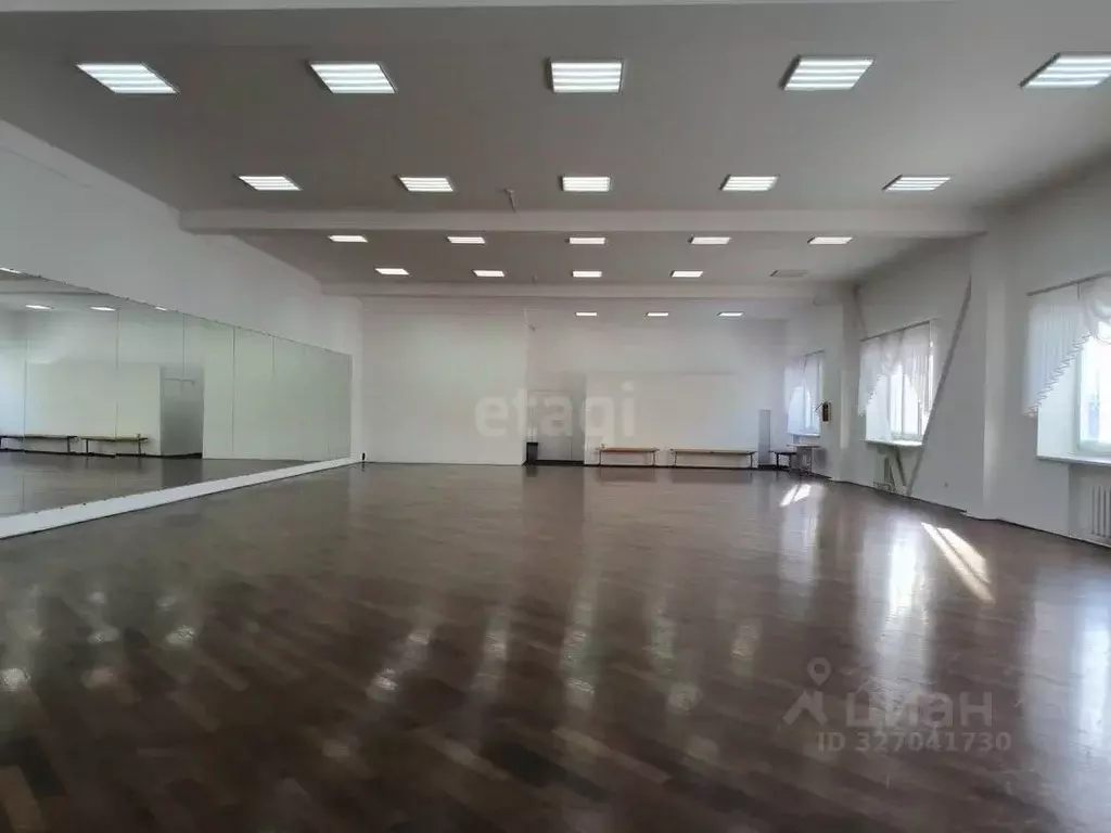 Помещение свободного назначения в Тюменская область, Тюмень ул. 50 лет ... - Фото 1