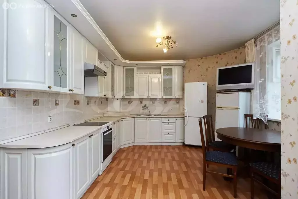 1-комнатная квартира: Тюмень, улица Грибоедова, 15к2 (66 м) - Фото 0