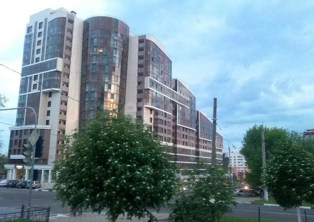 Квартира-студия: Белгород, улица Белгородского Полка, 62 (78 м) - Фото 1