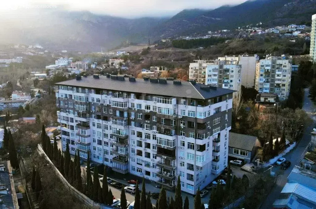 2-комнатная квартира: Ялта, улица Красных Партизан, 14Б (58 м) - Фото 1