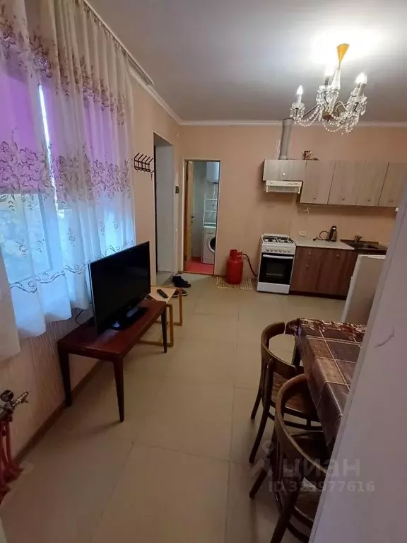 Дом в Крым, Симферопольский район, Гвардейское с/пос, с. Софиевка ул. ... - Фото 1