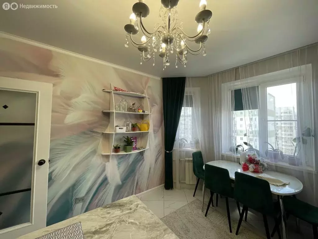 2-комнатная квартира: Курск, проспект Вячеслава Клыкова, 70 (58.4 м) - Фото 1