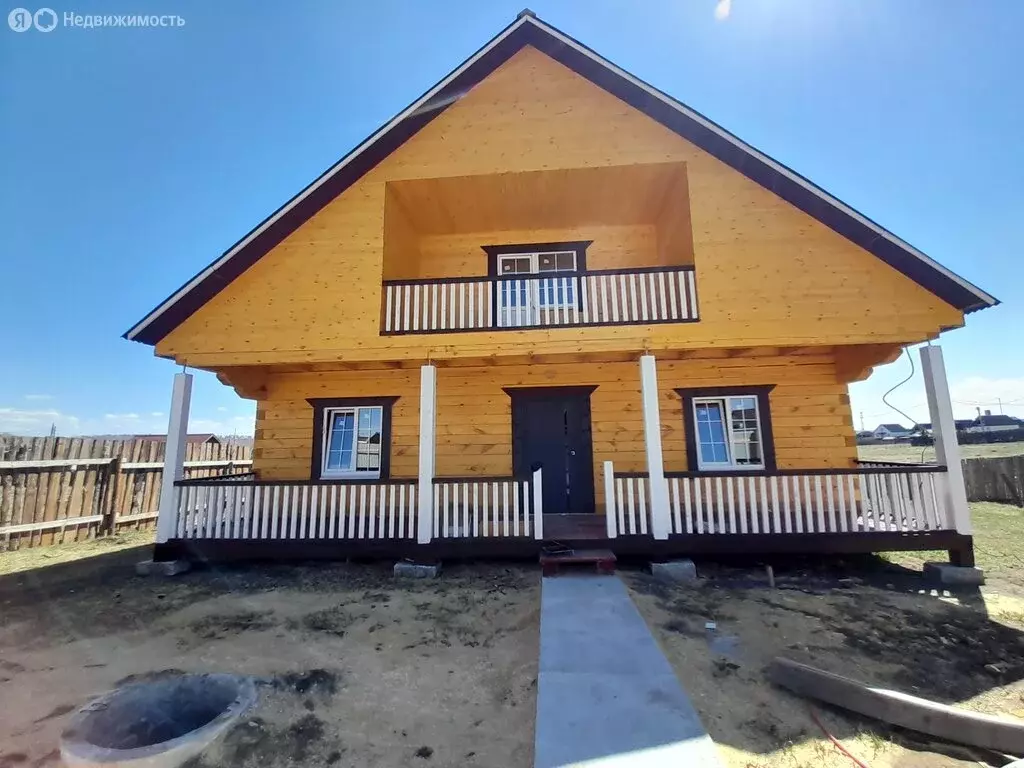Дом в село Урик, улица Тимирязева (160 м) - Фото 1