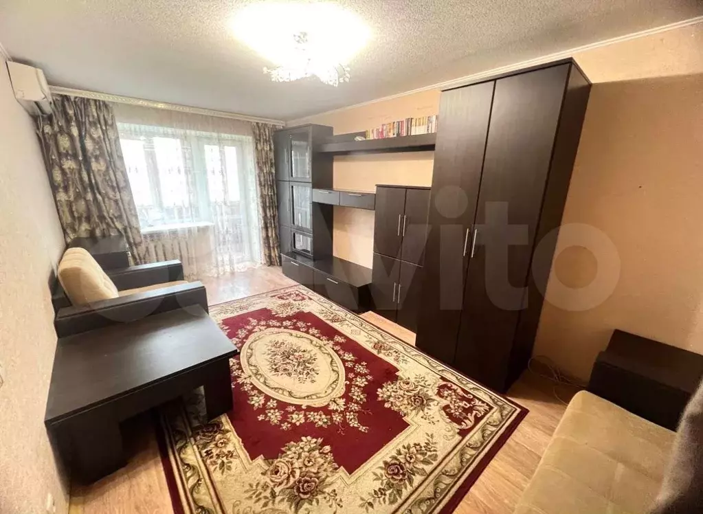 1-к. квартира, 40 м, 4/10 эт. - Фото 1