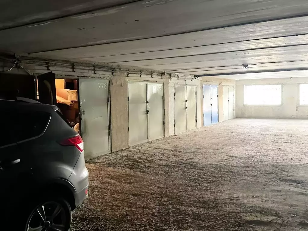 Гараж в Крым, Симферополь ул. Арабатская, 100 (10 м) - Фото 2