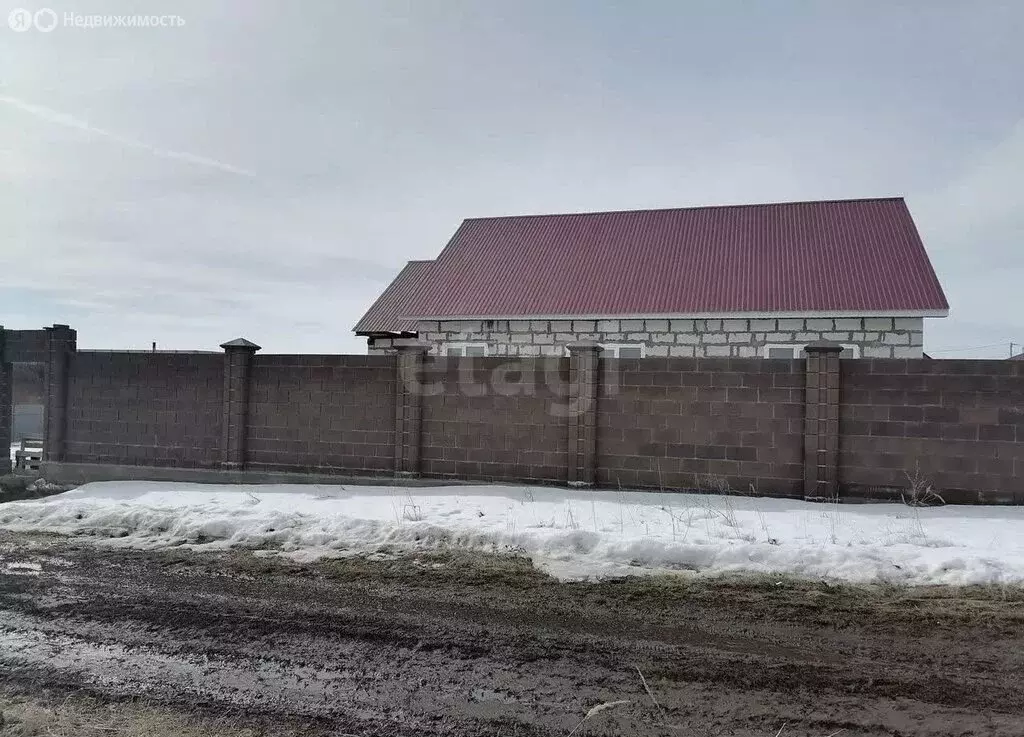 Дом в посёлок Сосновый Бор, Центральная улица (120 м) - Фото 2