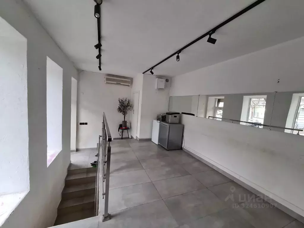 Помещение свободного назначения в Северная Осетия, Владикавказ ул. ... - Фото 2