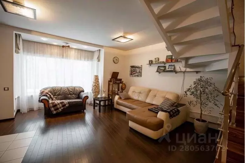 Дом в Карелия, Петрозаводск Университетская ул., 2 (156 м) - Фото 2