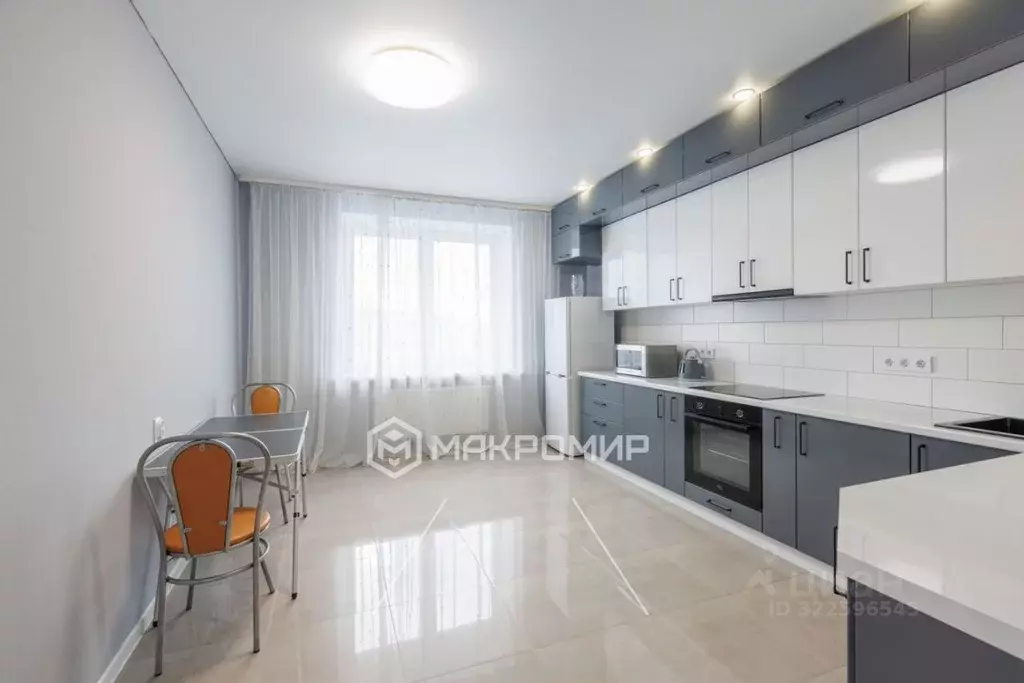 2-к кв. Брянская область, Брянск ул. Имени О.Н. Строкина, 2 (68.1 м) - Фото 1