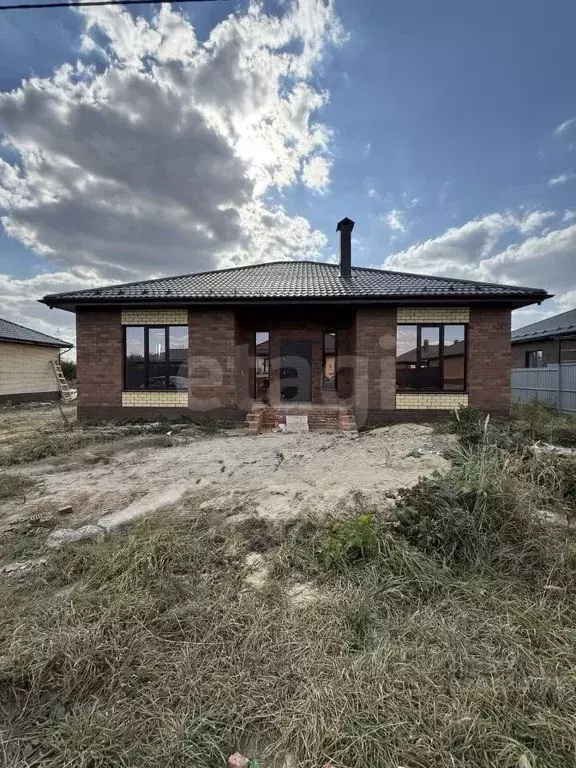 Дом в Курская область, Курский район, Нижнемедведицкий сельсовет, д. ... - Фото 1