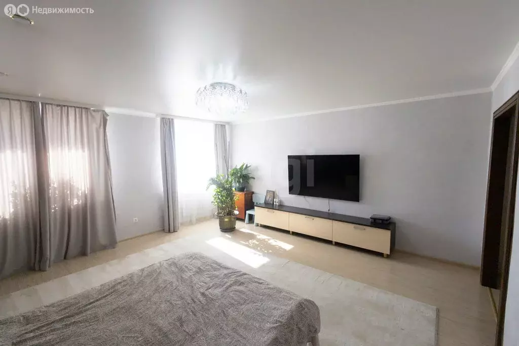 4-комнатная квартира: Альметьевск, улица Гафиатуллина, 2 (94 м) - Фото 2