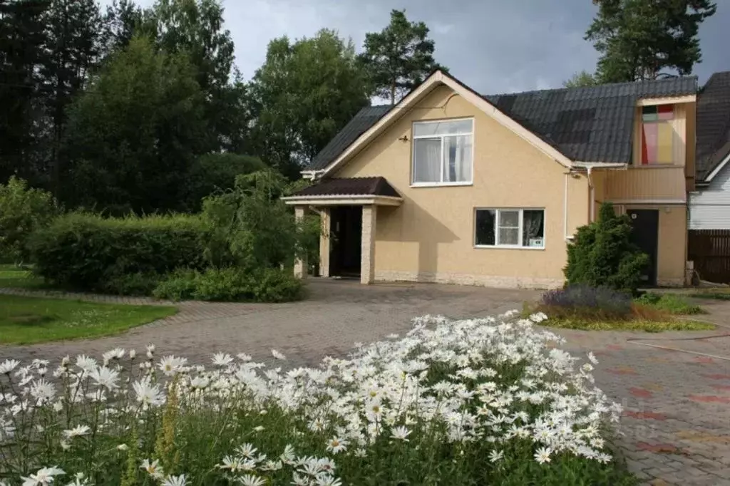 Дом в Санкт-Петербург пос. Левашово, ул. Горького, 23 (100 м) - Фото 1