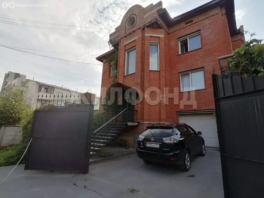Дом в Новосибирск, улица Ивлева (297.3 м) - Фото 0