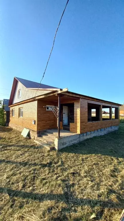 Дом в Оренбургская область, с. Октябрьское ул. Солнечная (115 м) - Фото 1