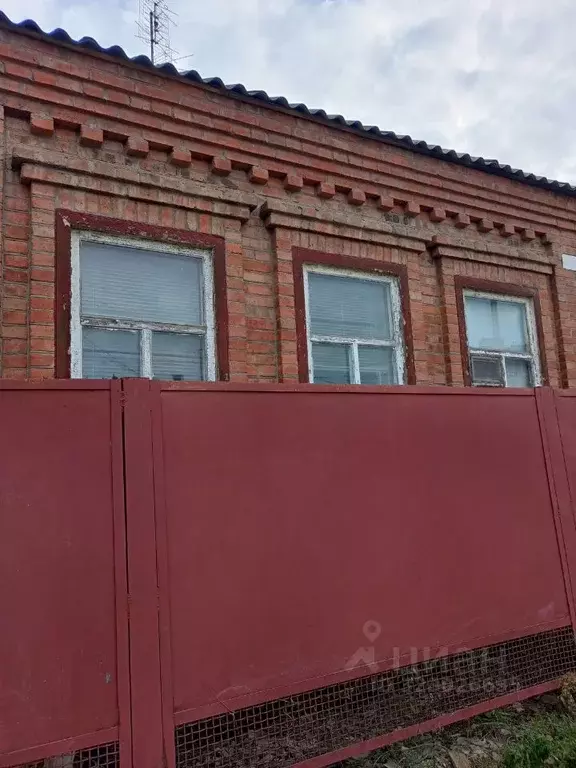 Дом в Ростовская область, Батайск Октябрьская ул., 105 (50 м) - Фото 1