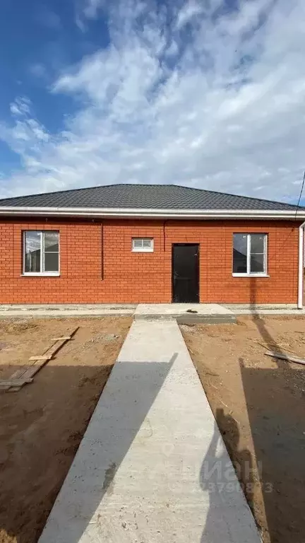 Дом в Астраханская область, Приволжский район, с. Началово, Дальний ... - Фото 1