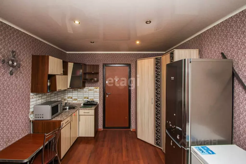 Комната Тюменская область, Тюмень ул. Республики, 216 (13.2 м) - Фото 0