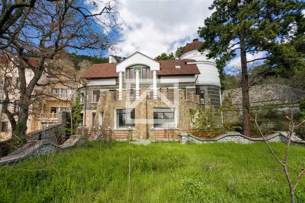 Дом в Крым, Ялта муниципальный округ, Восход пгт ул. Скалистая (800 м) - Фото 1