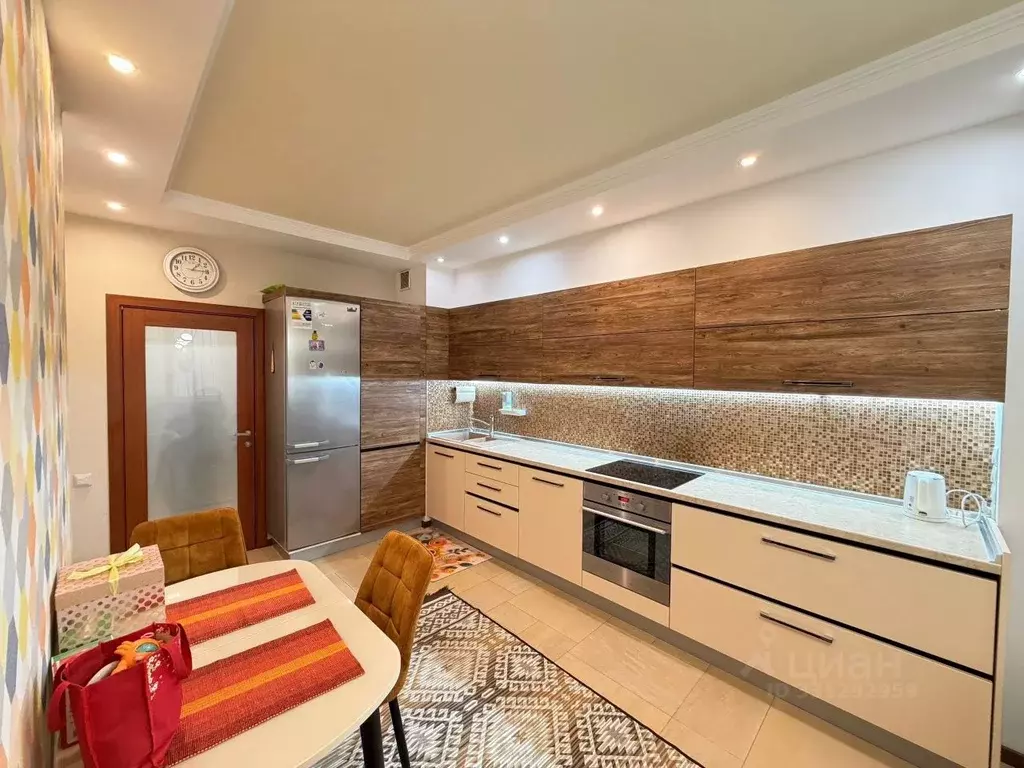 2-к кв. Крым, Симферополь ул. Тургенева, 23А (80.0 м) - Фото 2